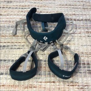 Black Diamond climbing harness (women’s size)